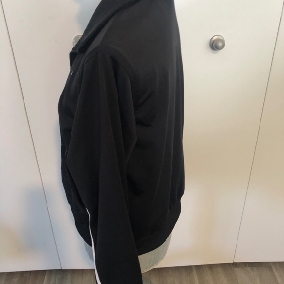 🕘 ADIDAS  BLACK JACKET SIDE POCKETS SIZE SMALL - Picture 4 of 6